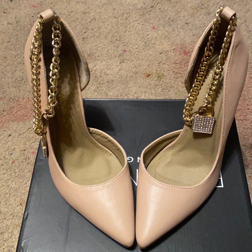 Nude Pumps . Woman size 6.5